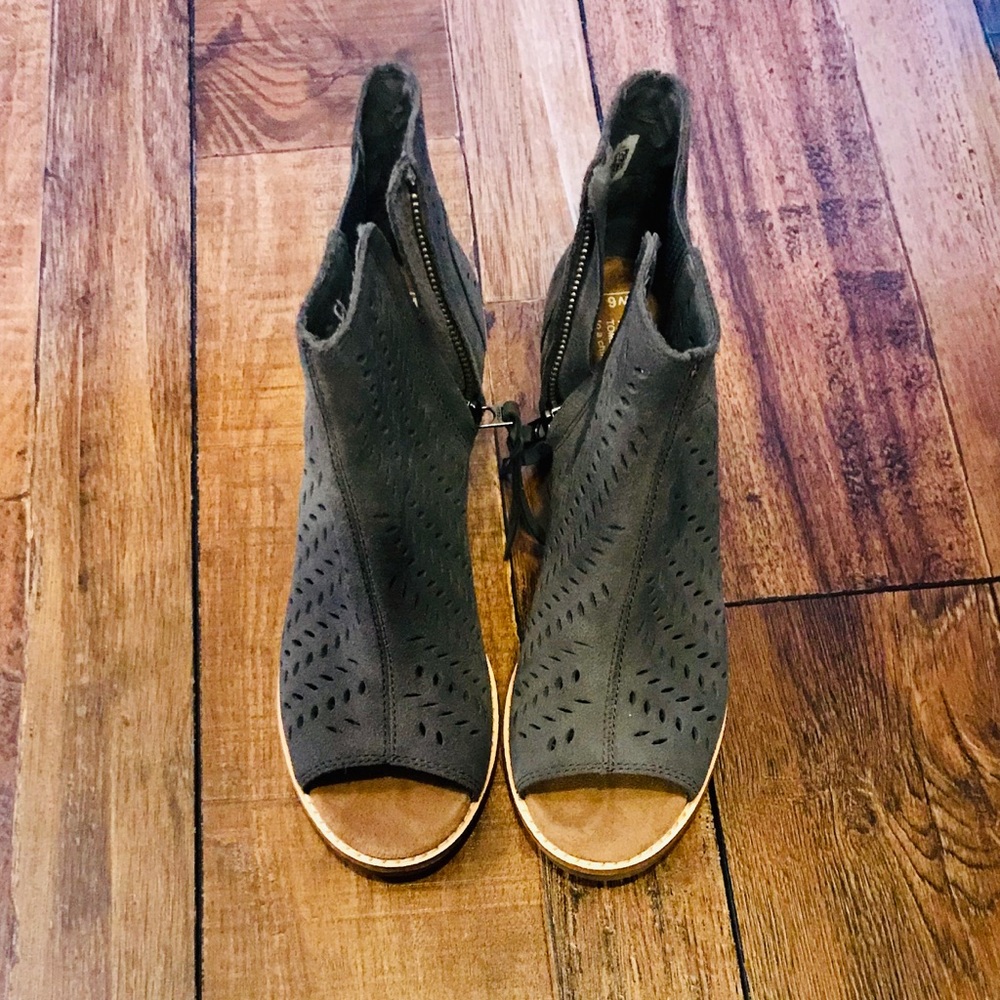 Tom’s Dark Gray Peep Toe Heels